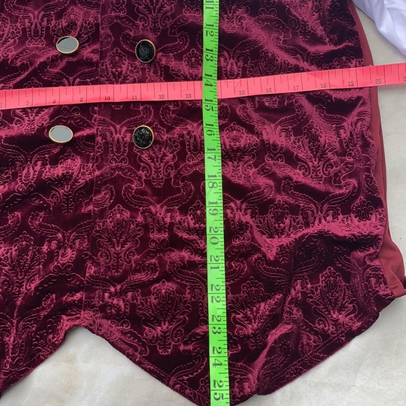 Adult Vampire Costume - Picture 5 of 6